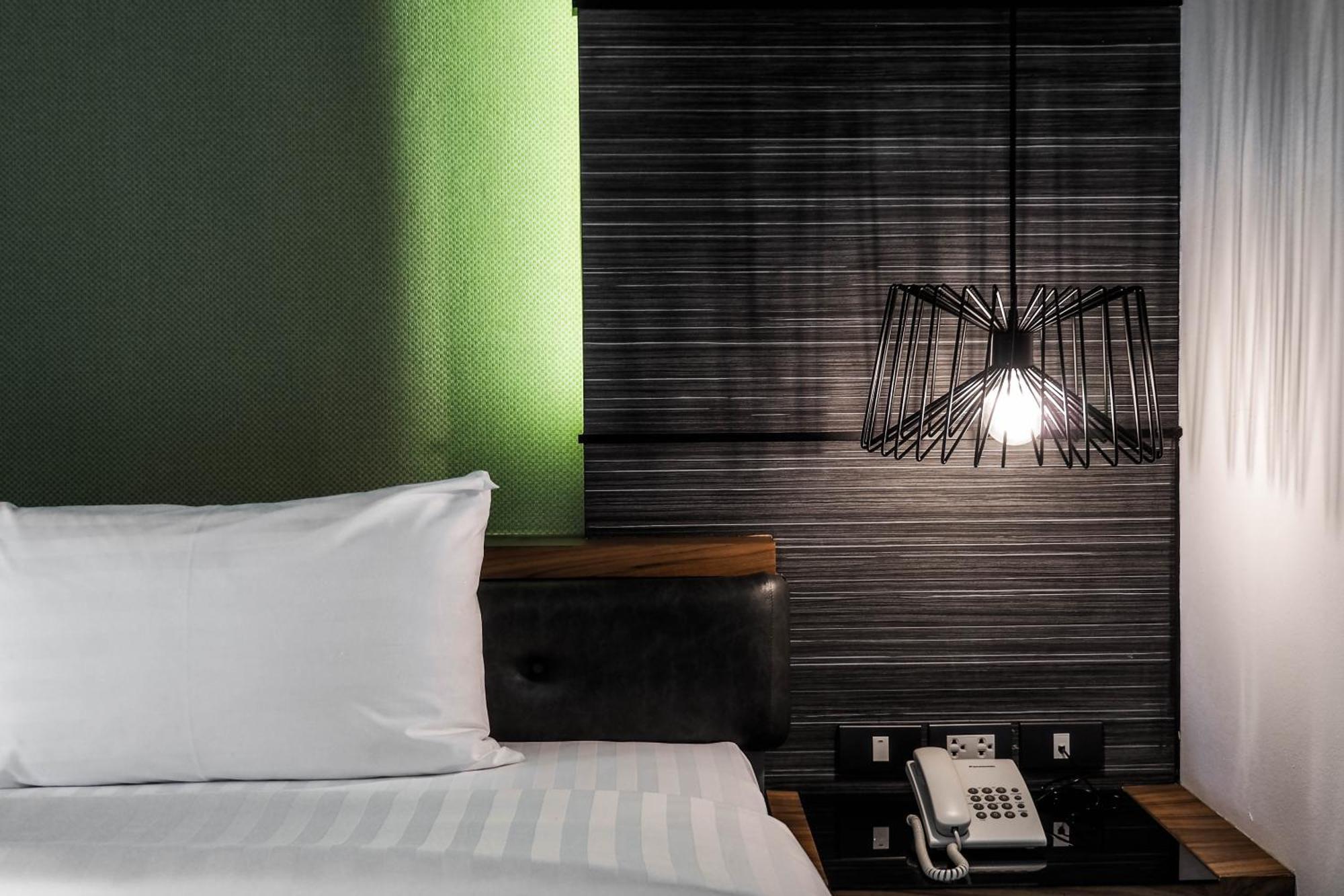 Hotel The Glory Gold Khao Lak Esterno foto
