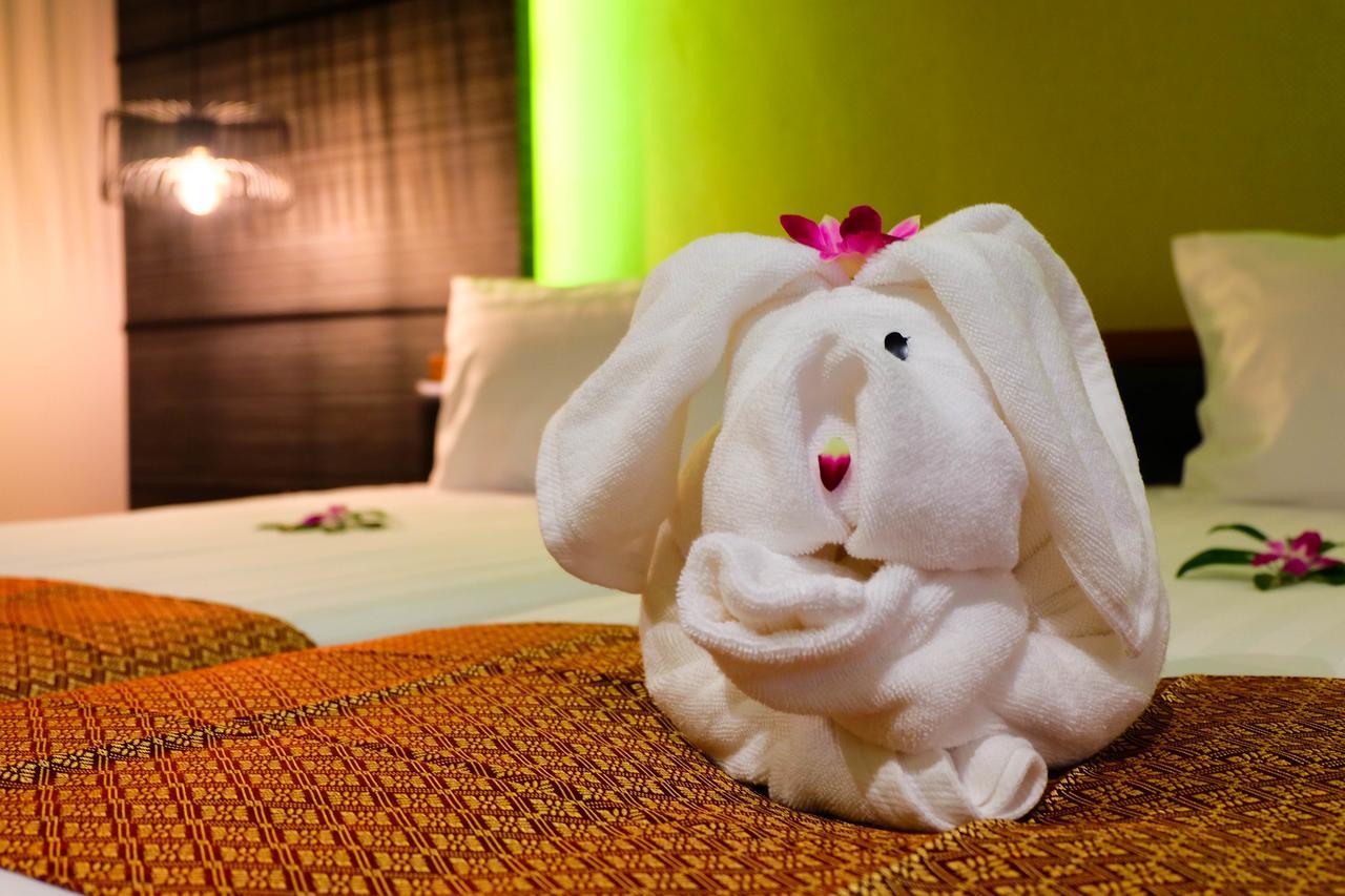 Hotel The Glory Gold Khao Lak Esterno foto